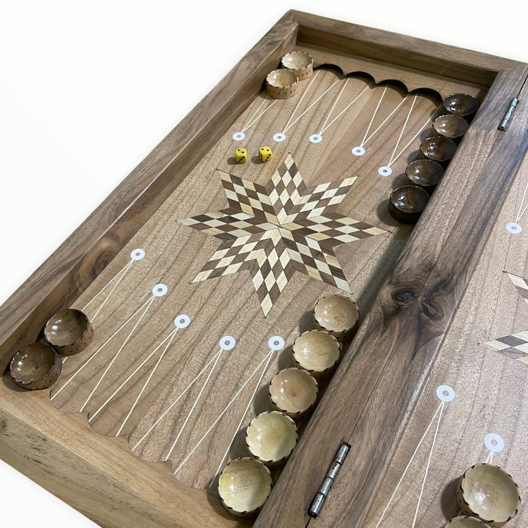 تخته نرد چوب گردو طرح فروهر کد3136